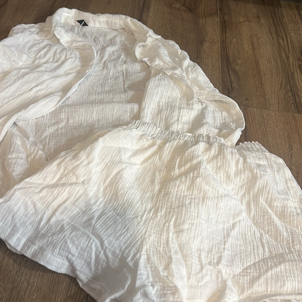 White Linen Set - Picture 2 of 2